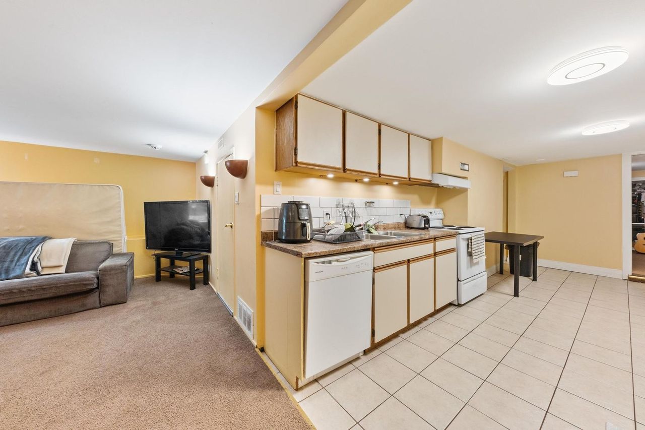 2635-w-5th-avenue-kitsilano-vancouver-west-26 at 2635 W 5th Avenue, Kitsilano, Vancouver West