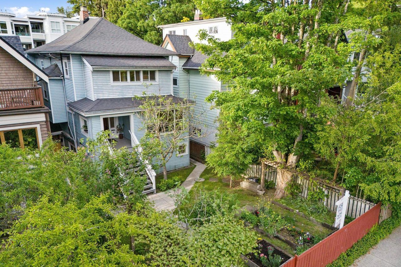 2635-w-5th-avenue-kitsilano-vancouver-west-38 at 2635 W 5th Avenue, Kitsilano, Vancouver West