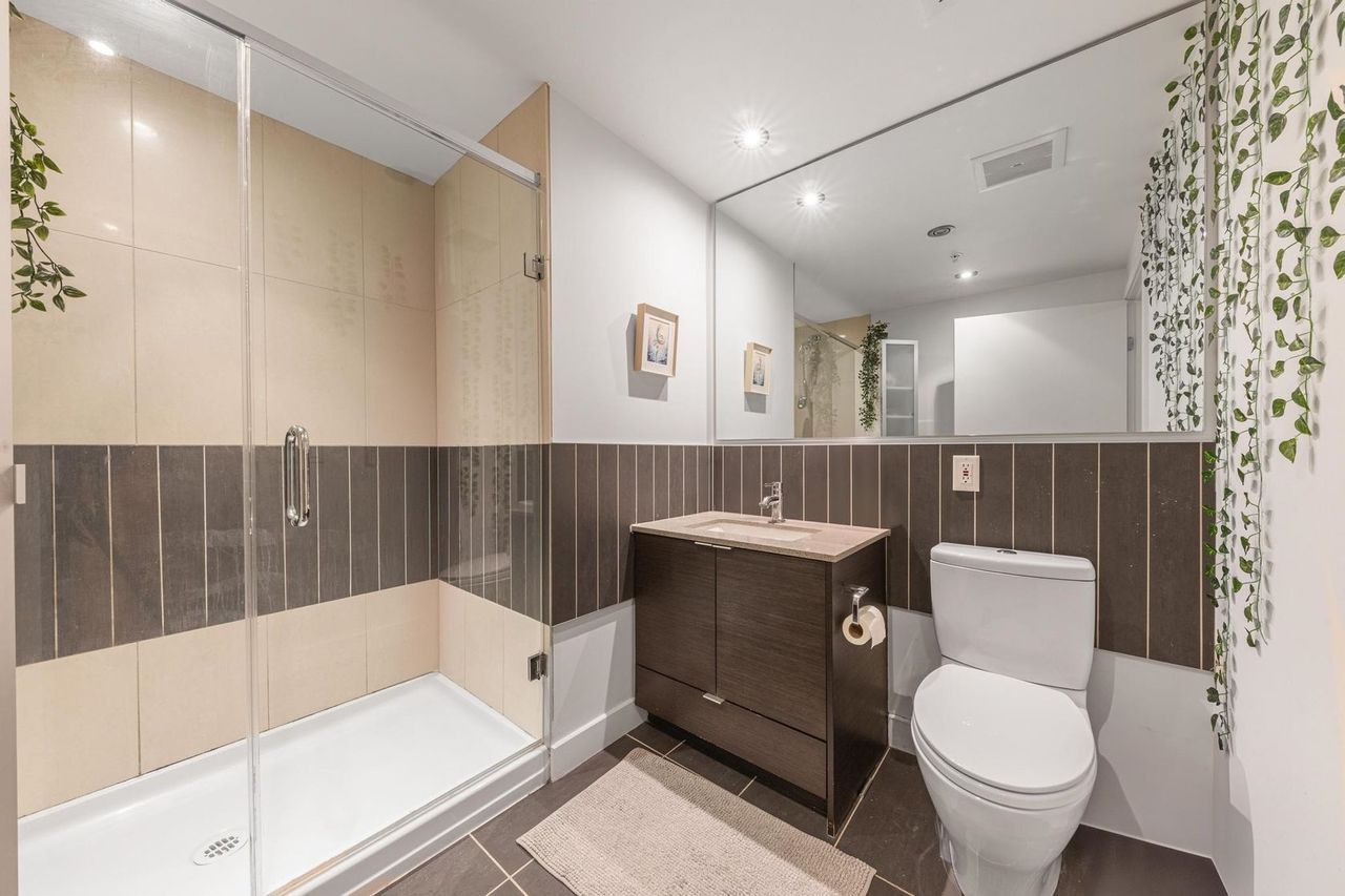 175-w-2nd-street-lower-lonsdale-north-vancouver-04 at 104 - 175 W 2nd Street, Lower Lonsdale, North Vancouver