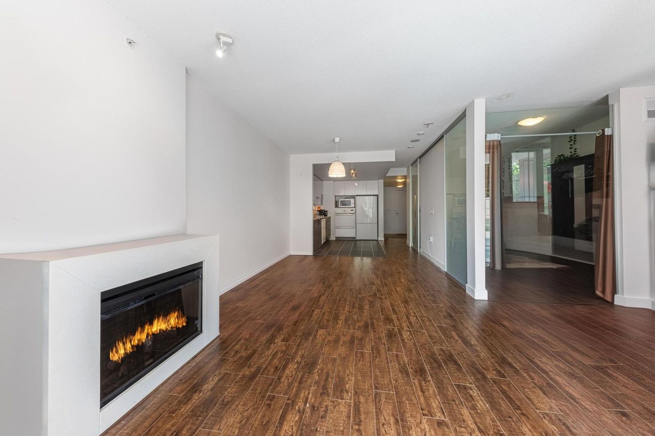 175-w-2nd-street-lower-lonsdale-north-vancouver-10 at 104 - 175 W 2nd Street, Lower Lonsdale, North Vancouver