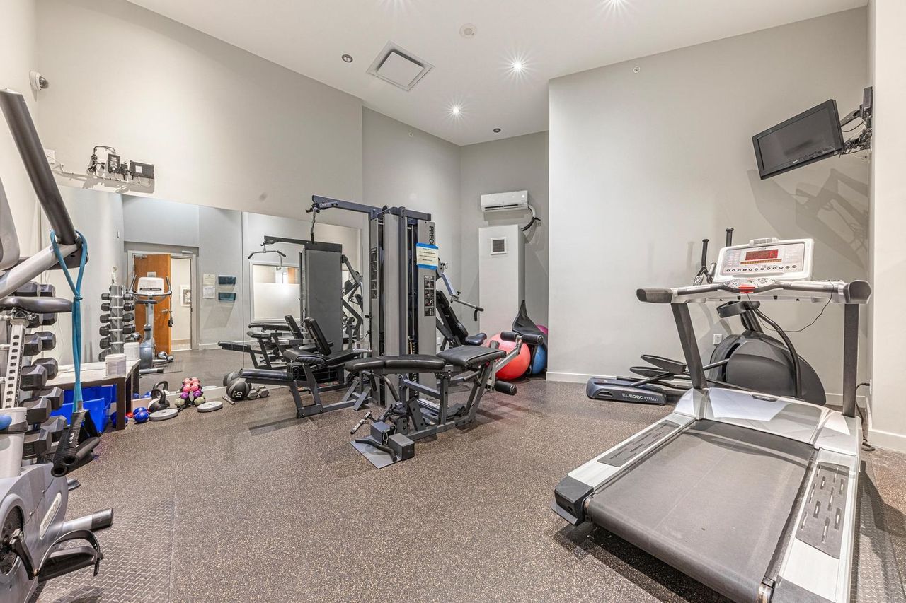 175-w-2nd-street-lower-lonsdale-north-vancouver-23 at 104 - 175 W 2nd Street, Lower Lonsdale, North Vancouver