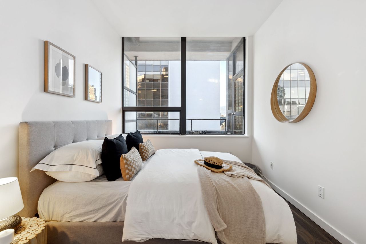 18-web-or-mls-0018 at 814 - 1010 Howe Street, Downtown VW, Vancouver West