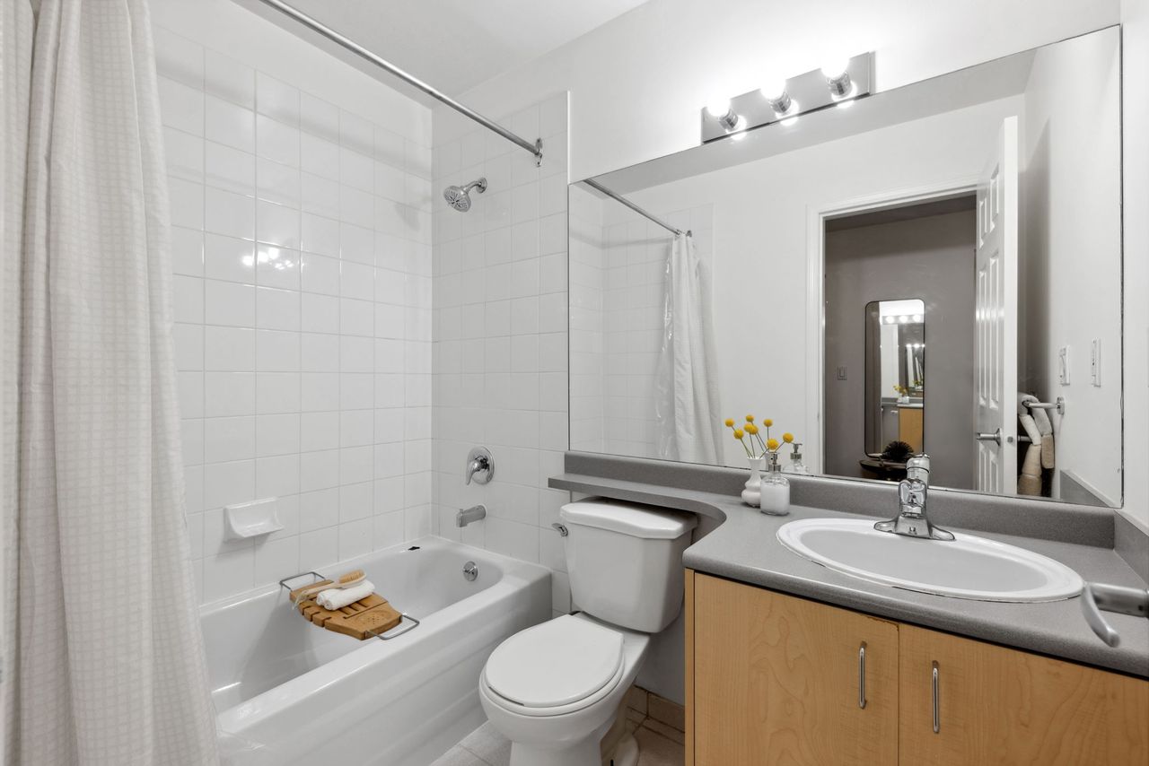 19-web-or-mls-0019 at 814 - 1010 Howe Street, Downtown VW, Vancouver West