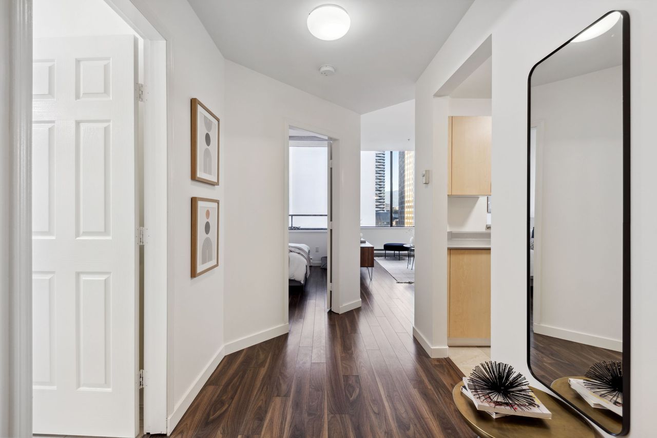 4-web-or-mls-0004 at 814 - 1010 Howe Street, Downtown VW, Vancouver West