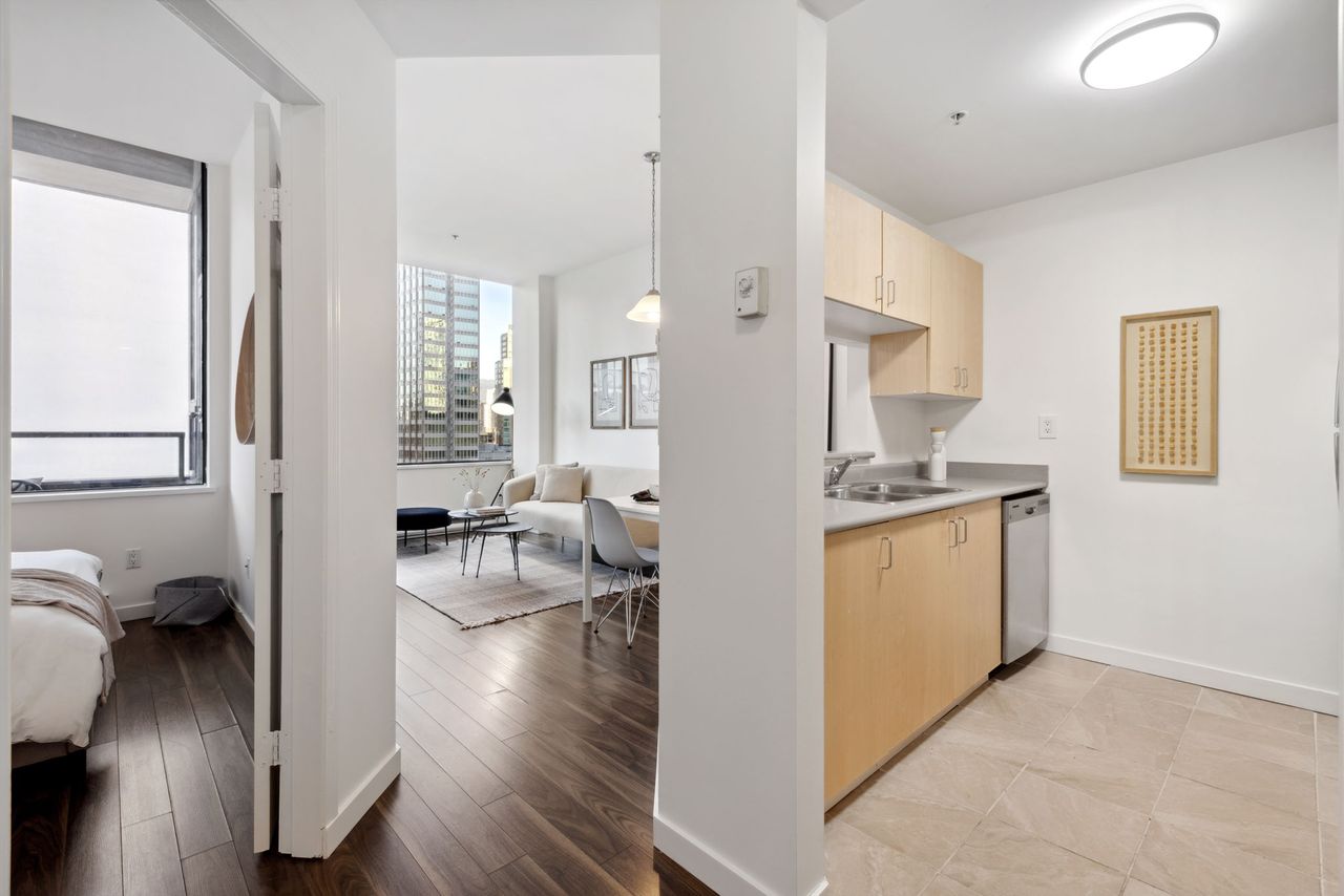5-web-or-mls-0005 at 814 - 1010 Howe Street, Downtown VW, Vancouver West