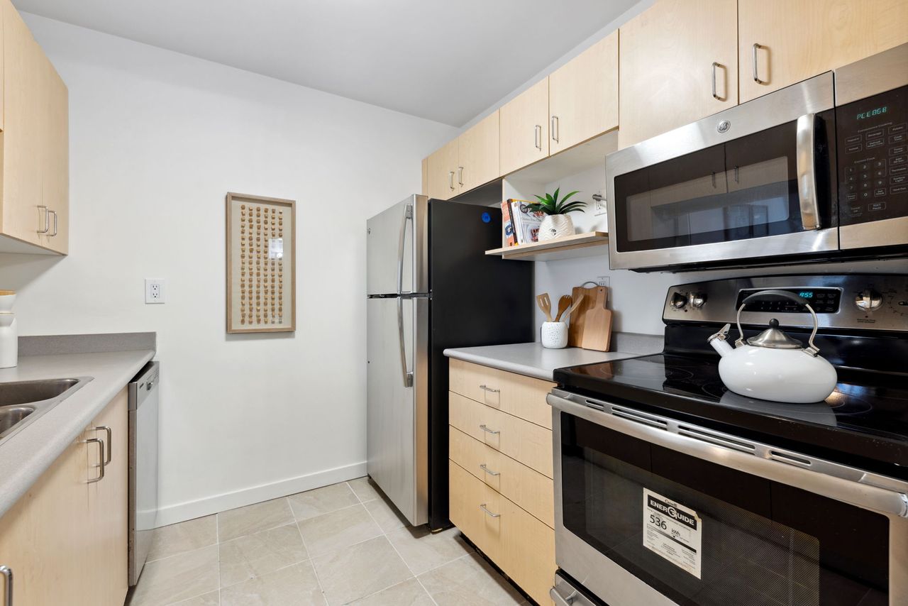 7-web-or-mls-0007 at 814 - 1010 Howe Street, Downtown VW, Vancouver West