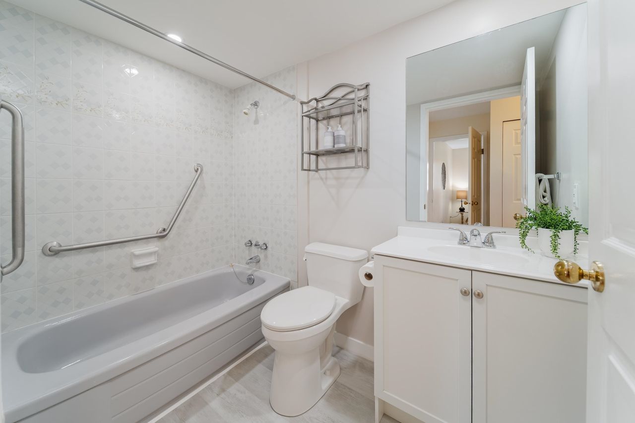 9259-122-street-queen-mary-park-surrey-surrey-13 at 19 - 9259 122 Street, Queen Mary Park Surrey, Surrey