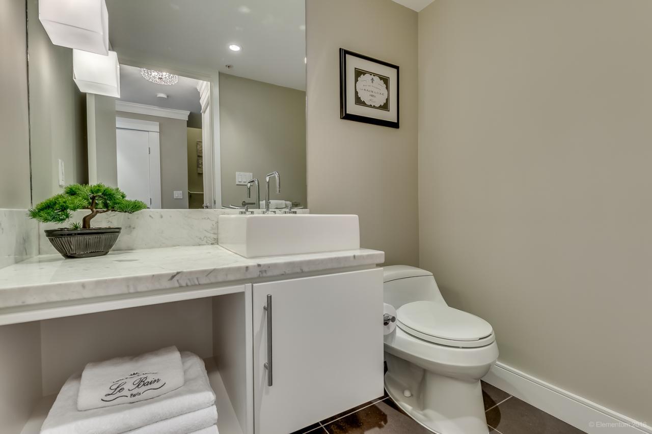 12 at 101 - 1168 Richards Street, Yaletown, Vancouver West