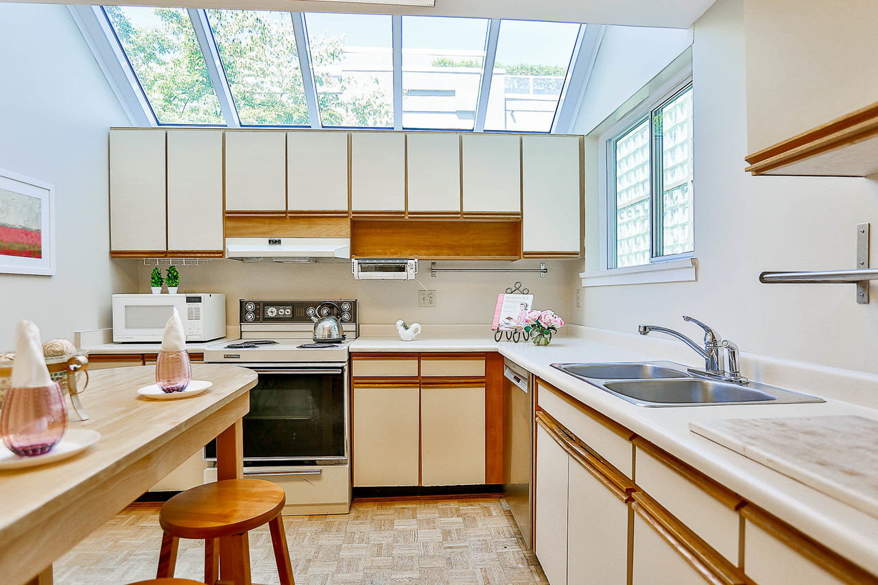 2229-Oak-Street-Vancouver-17 at 2229 Oak Street, Fairview VW, Vancouver West