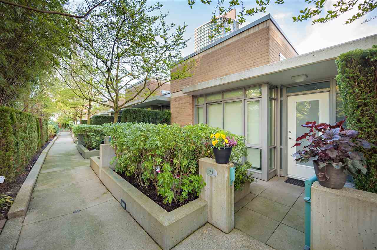 1033-marinaside-crescent-yaletown-vancouver-west-01 at 2J - 1033 Marinaside Crescent, Yaletown, Vancouver West