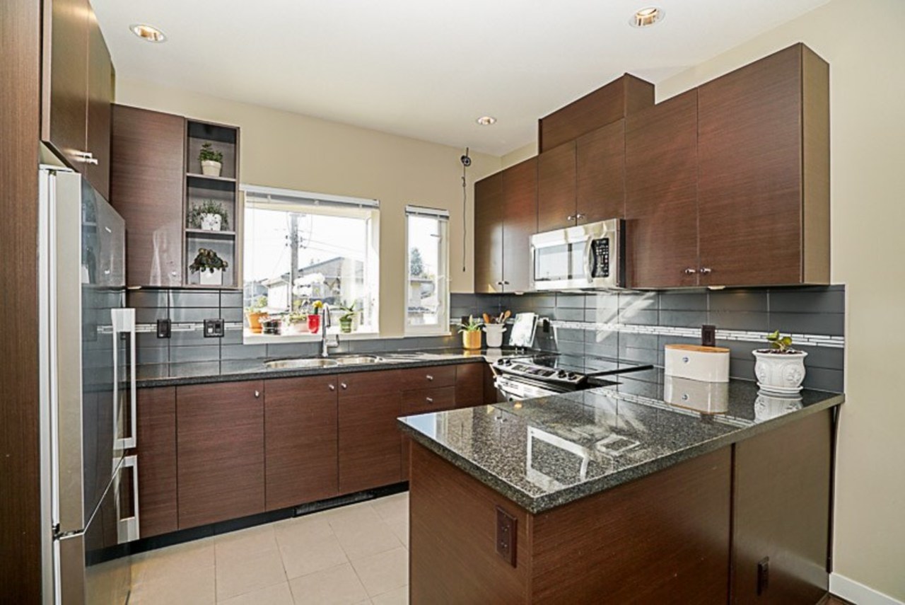 3788-laurel-street-burnaby-hospital-burnaby-south-08 at 10 - 3788 Laurel Street, Burnaby Hospital, Burnaby South