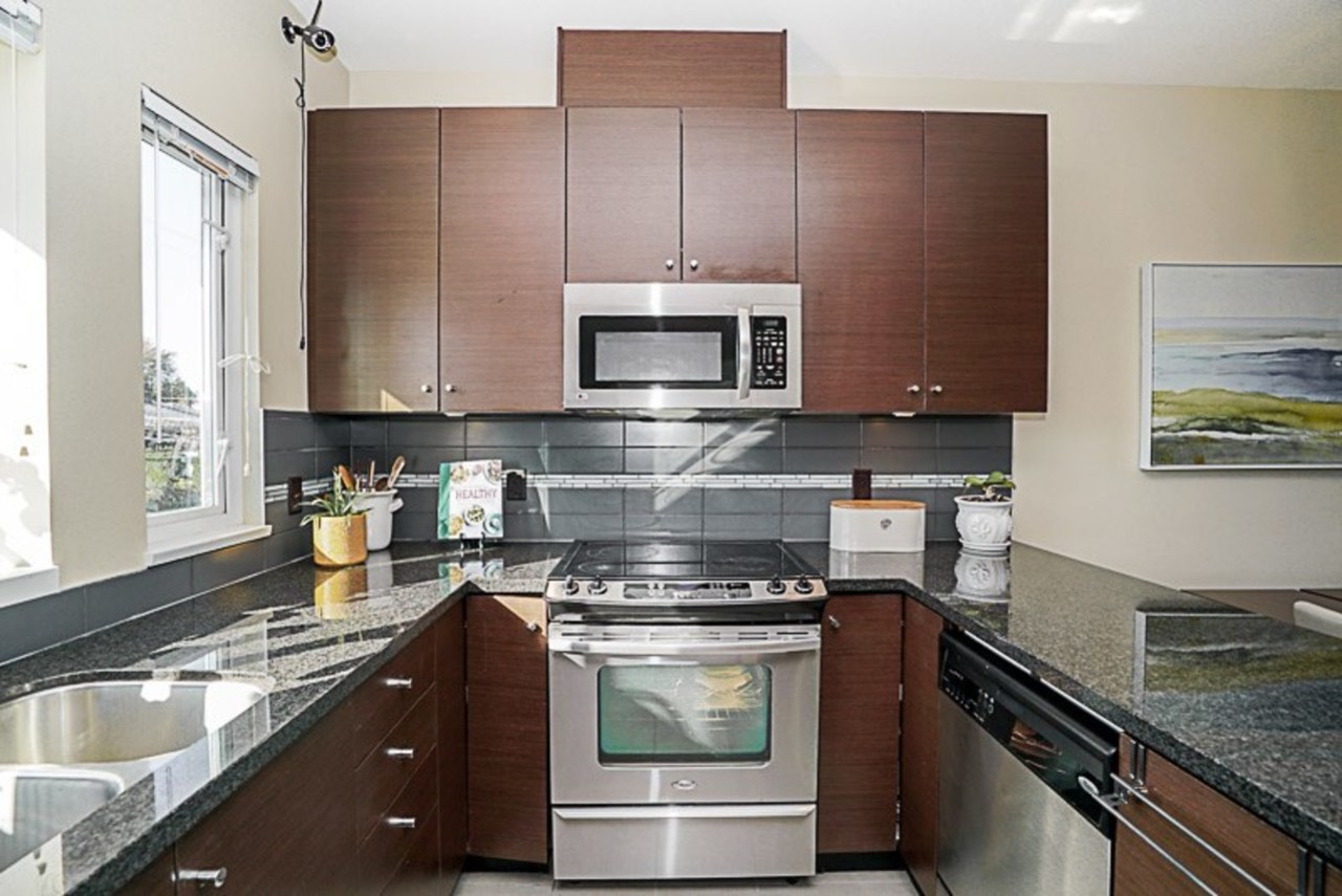 3788-laurel-street-burnaby-hospital-burnaby-south-09 at 10 - 3788 Laurel Street, Burnaby Hospital, Burnaby South