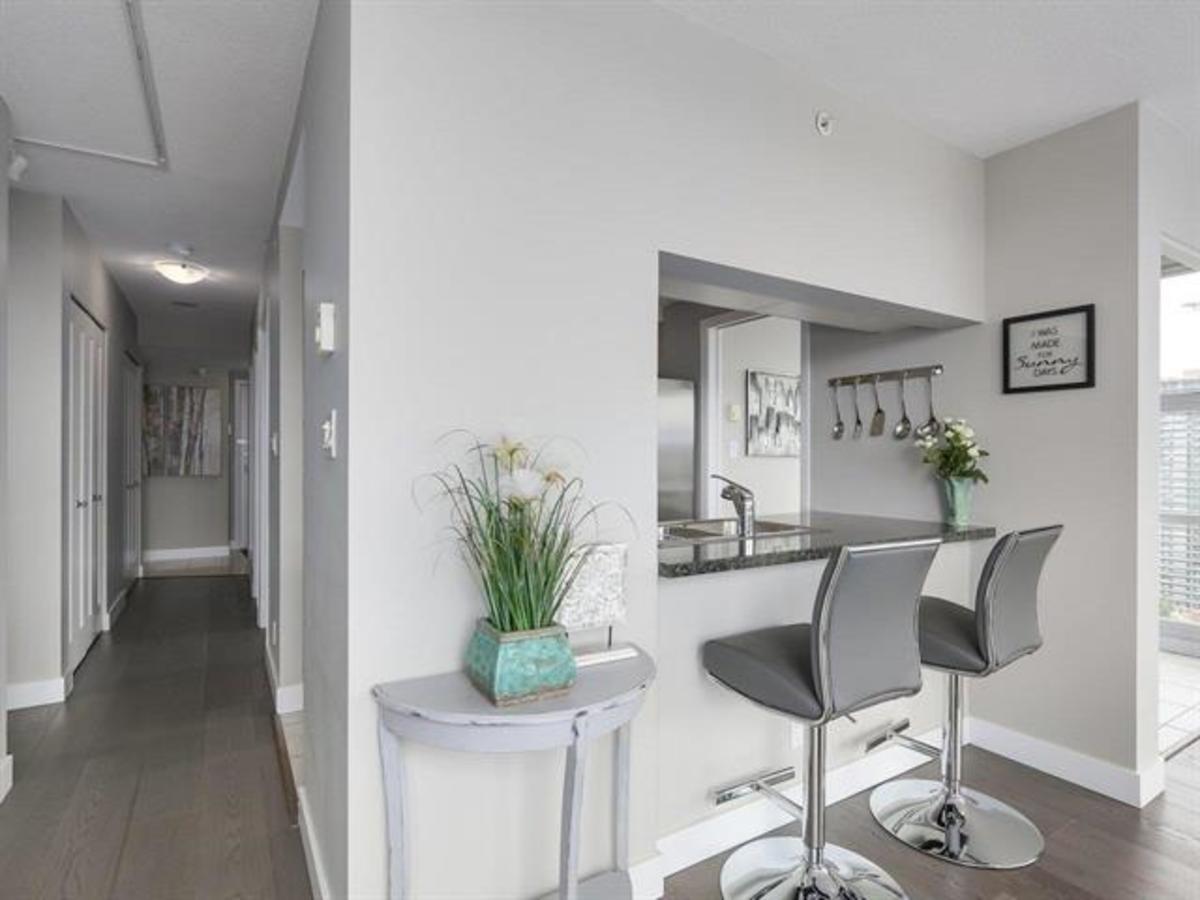 262338118-6 at 2508 - 193 Aquarius Mews, Yaletown, Vancouver West