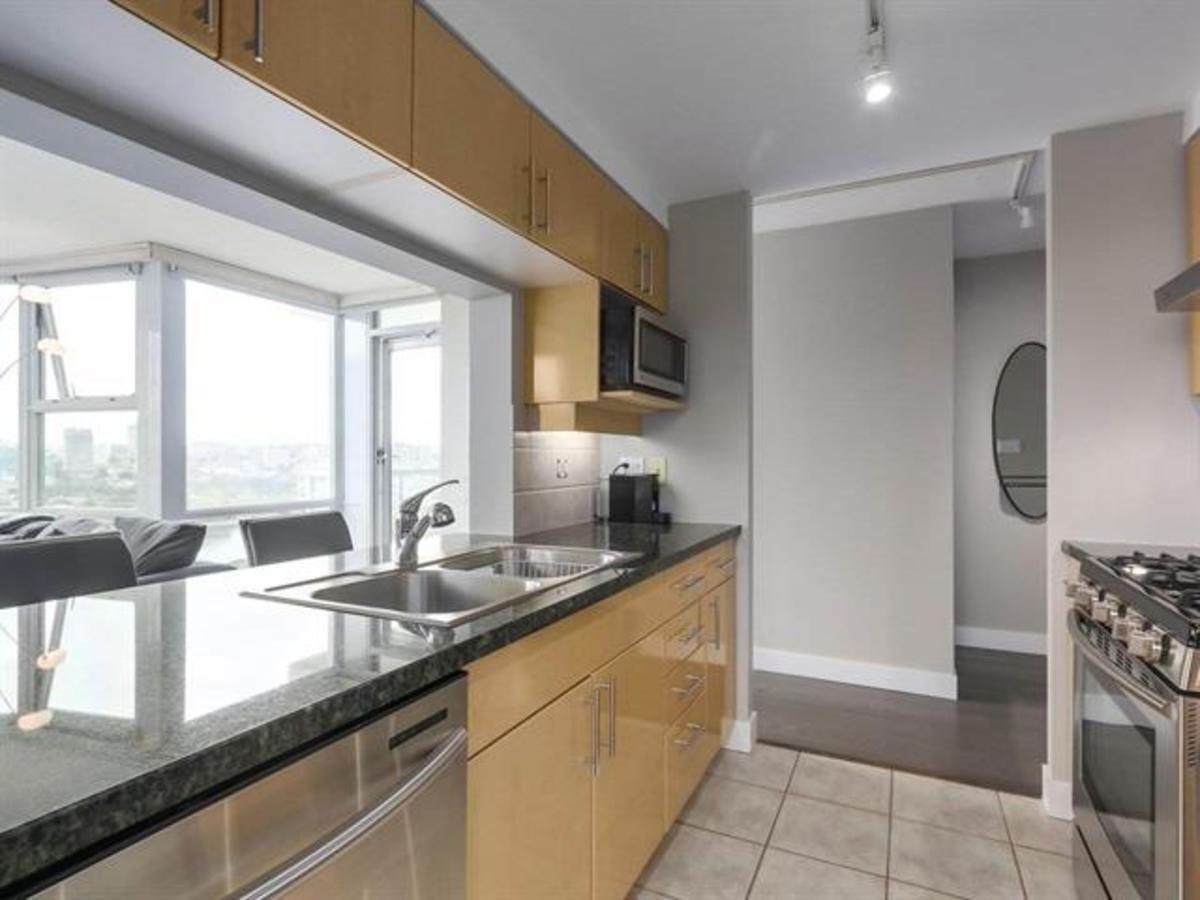 262338118-9 at 2508 - 193 Aquarius Mews, Yaletown, Vancouver West