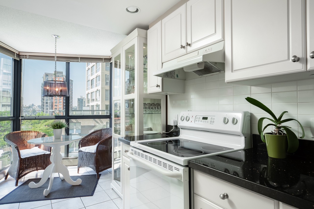 15 at 601 - 1177 Pacific Boulevard, Yaletown, Vancouver West