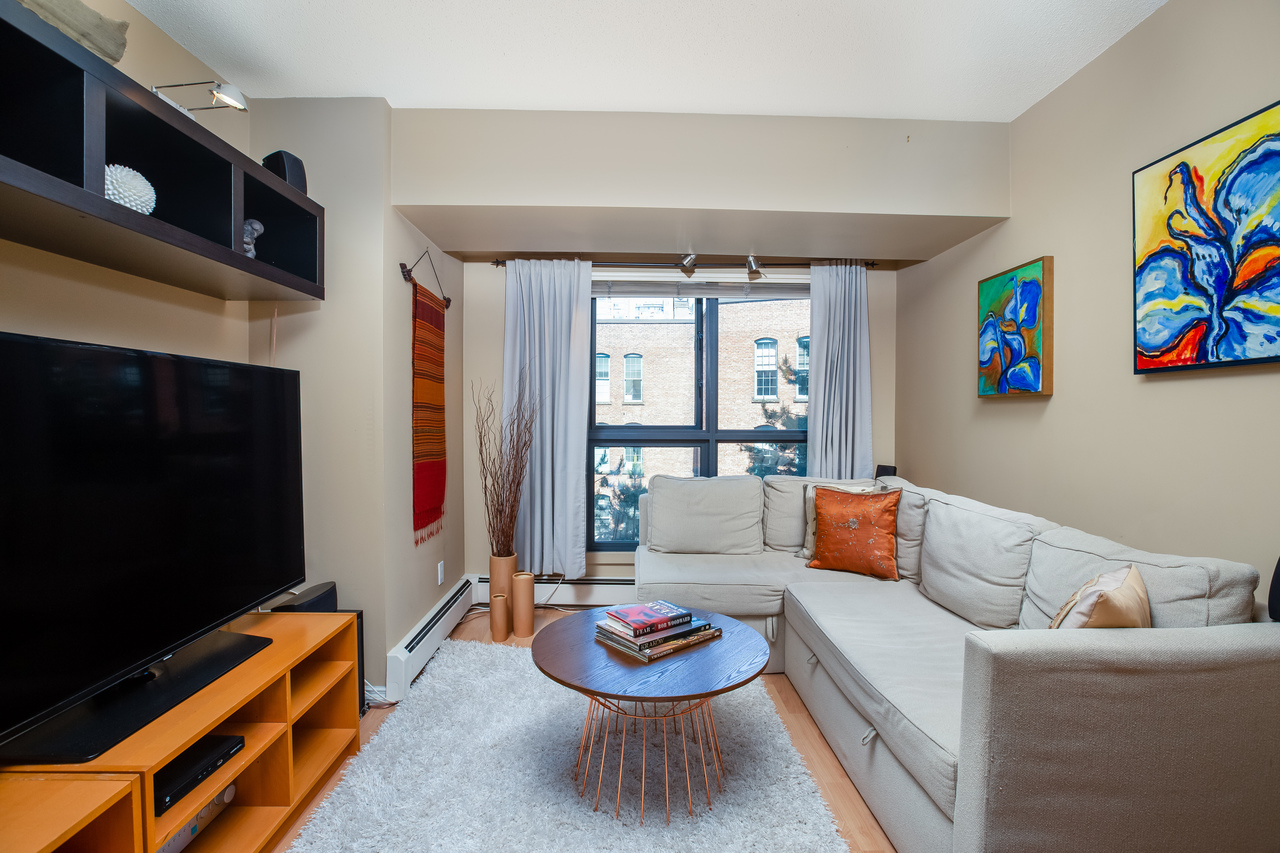 17 at 601 - 1177 Pacific Boulevard, Yaletown, Vancouver West