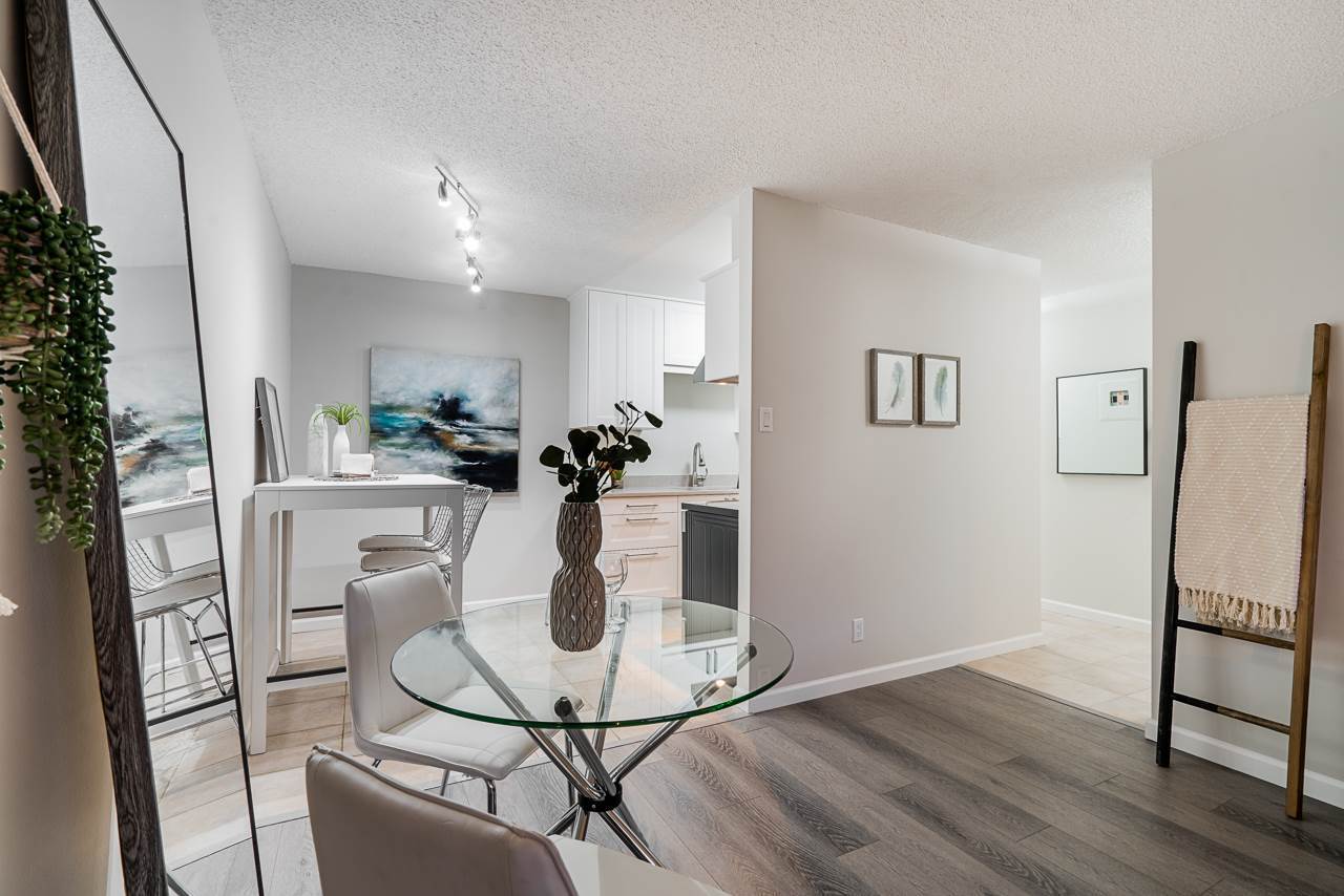 2016-fullerton-avenue-pemberton-nv-north-vancouver-06 at 1305 - 2016 Fullerton Avenue, Pemberton NV, North Vancouver