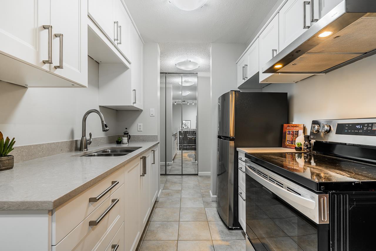 2016-fullerton-avenue-pemberton-nv-north-vancouver-11 at 1305 - 2016 Fullerton Avenue, Pemberton NV, North Vancouver