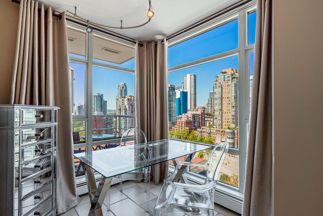 12-unit-1606-1199-marinaside-crescent-vancouver-23 at 1606 - 1199 Marinaside Crescent, Yaletown, Vancouver West