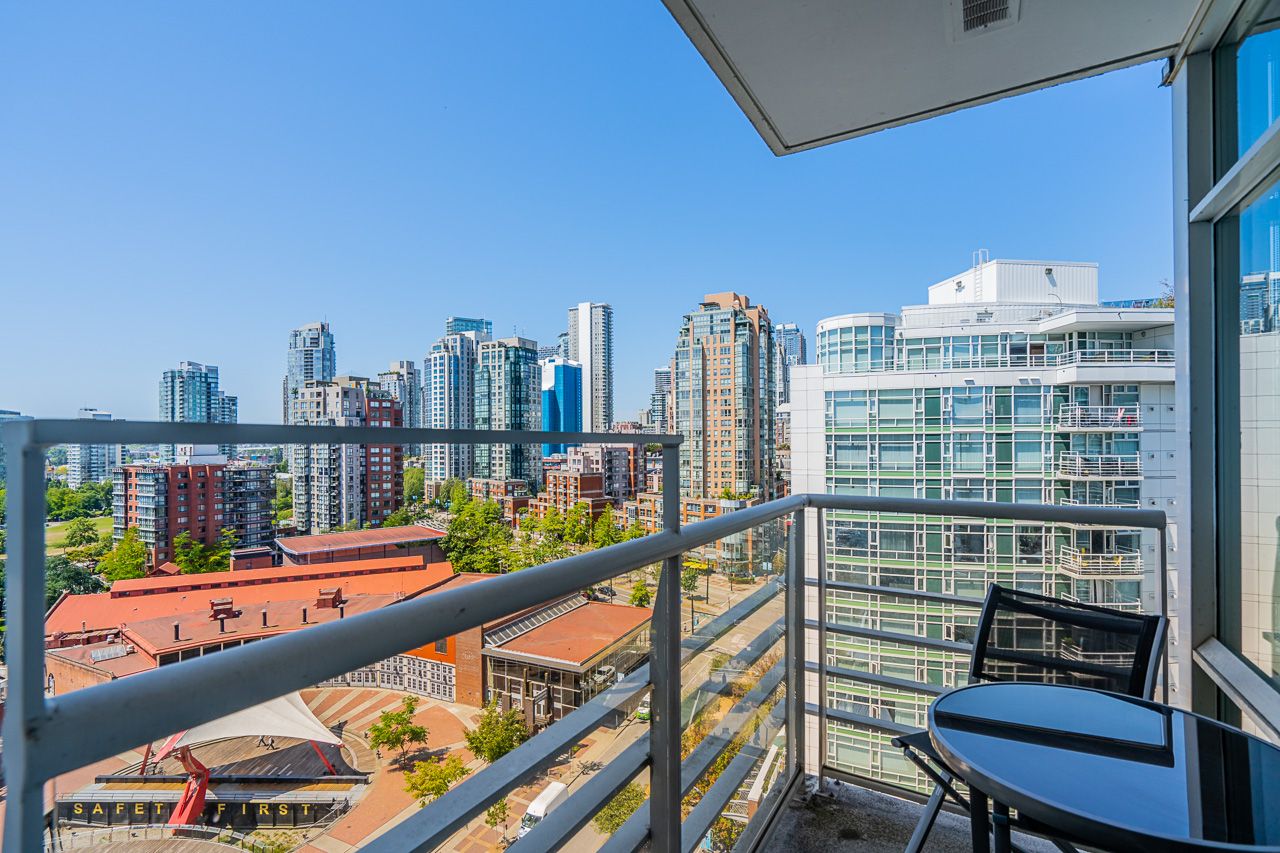 13-unit-1606-1199-marinaside-crescent-vancouver-28 at 1606 - 1199 Marinaside Crescent, Yaletown, Vancouver West