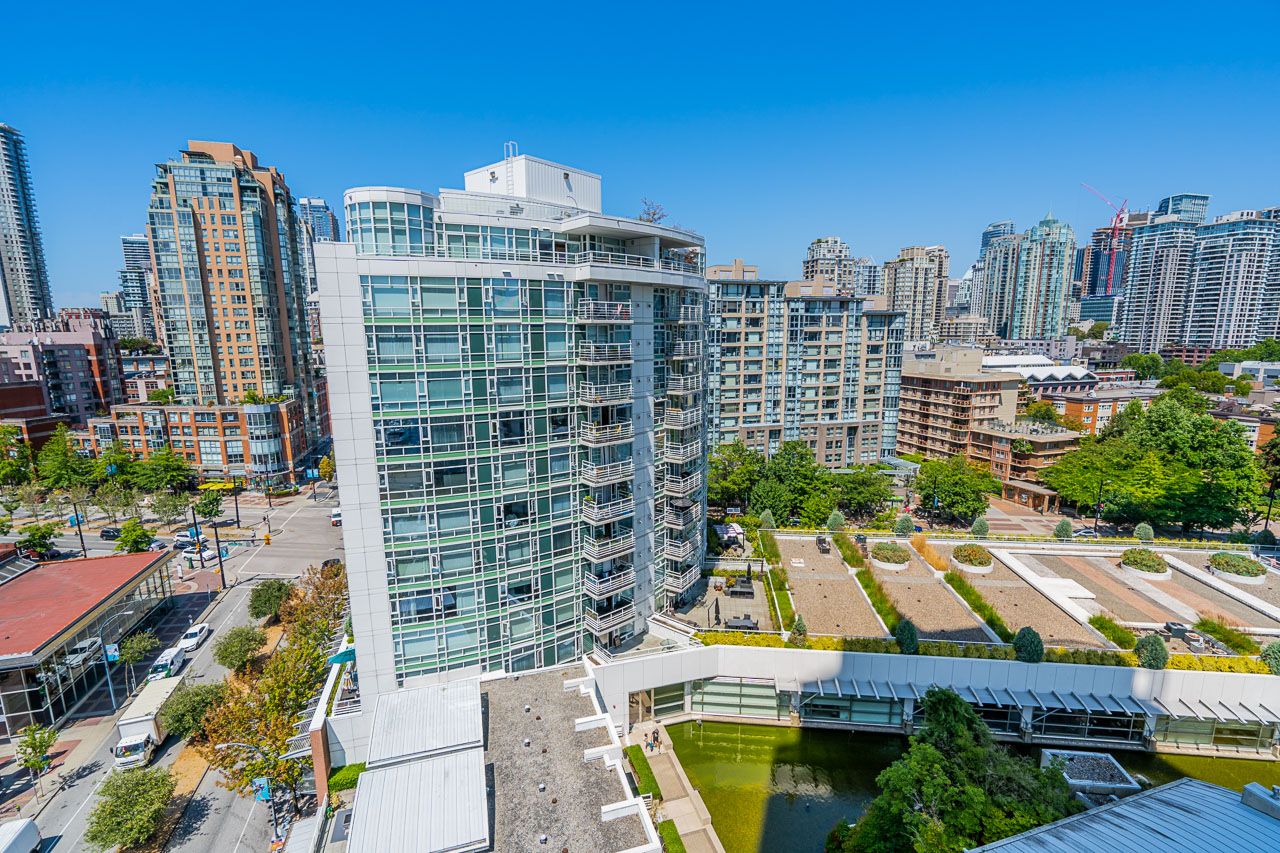 14-unit-1606-1199-marinaside-crescent-vancouver-30 at 1606 - 1199 Marinaside Crescent, Yaletown, Vancouver West