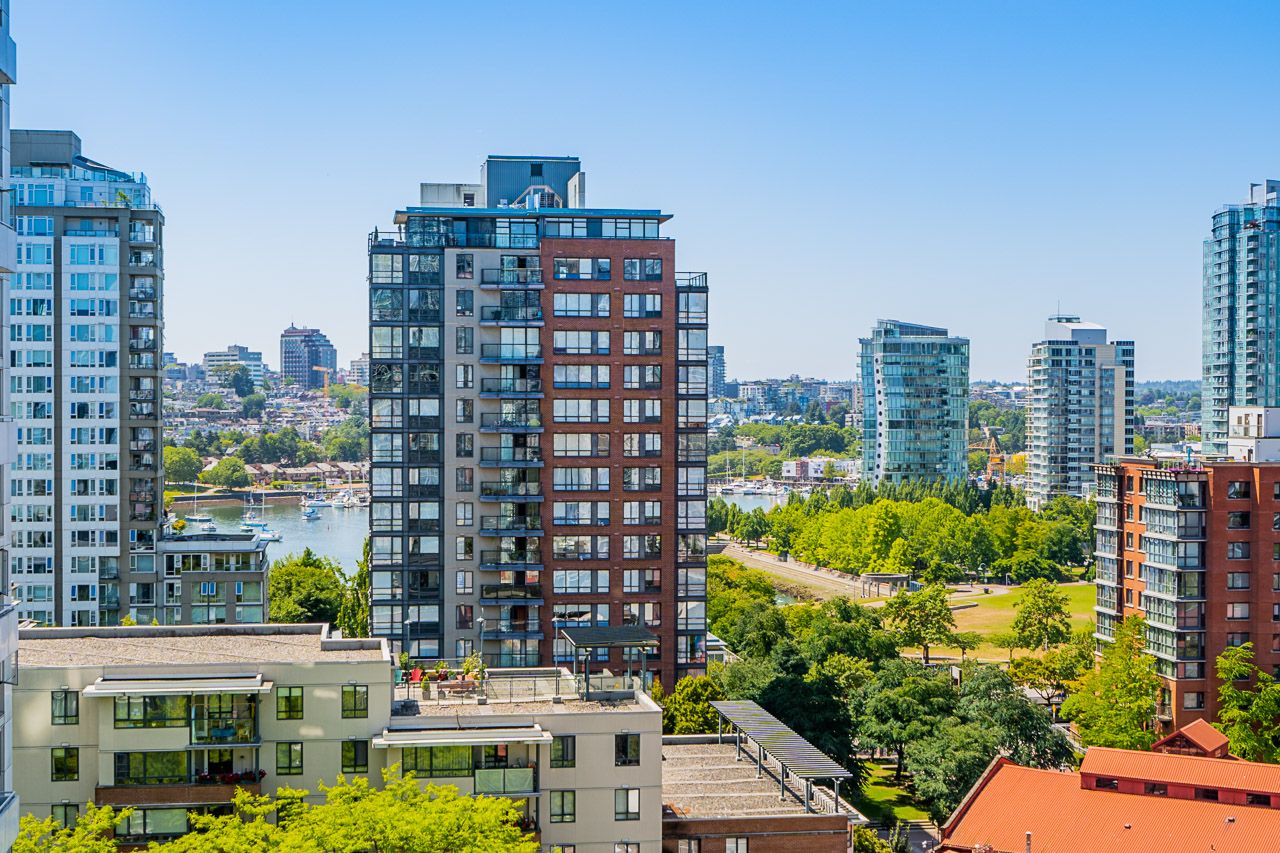 16-unit-1606-1199-marinaside-crescent-vancouver-32 at 1606 - 1199 Marinaside Crescent, Yaletown, Vancouver West
