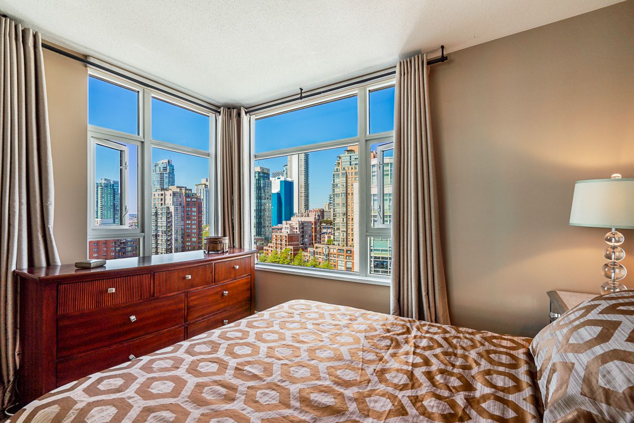 18-unit-1606-1199-marinaside-crescent-vancouver-20 at 1606 - 1199 Marinaside Crescent, Yaletown, Vancouver West