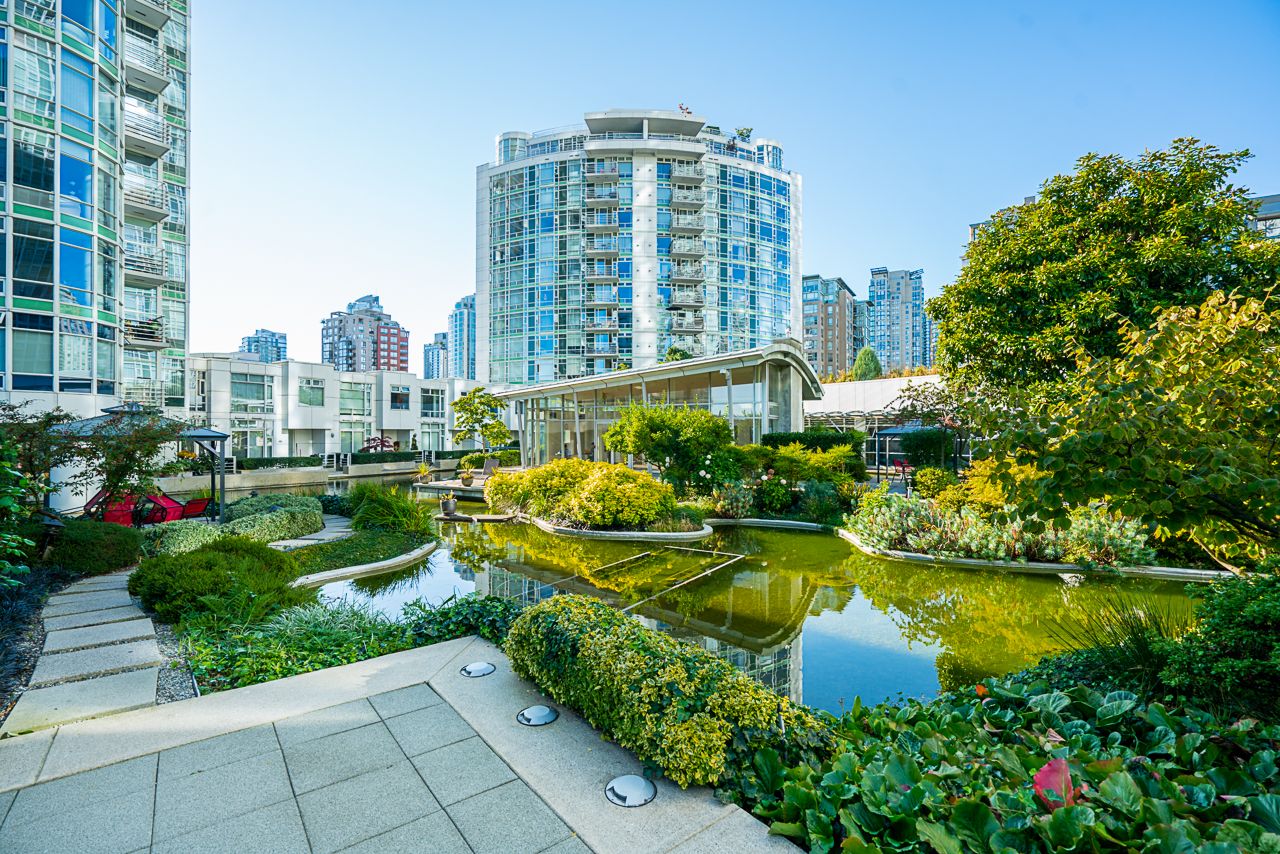 24-unit-1702-189-davie-street-vancouver-42 at 1606 - 1199 Marinaside Crescent, Yaletown, Vancouver West