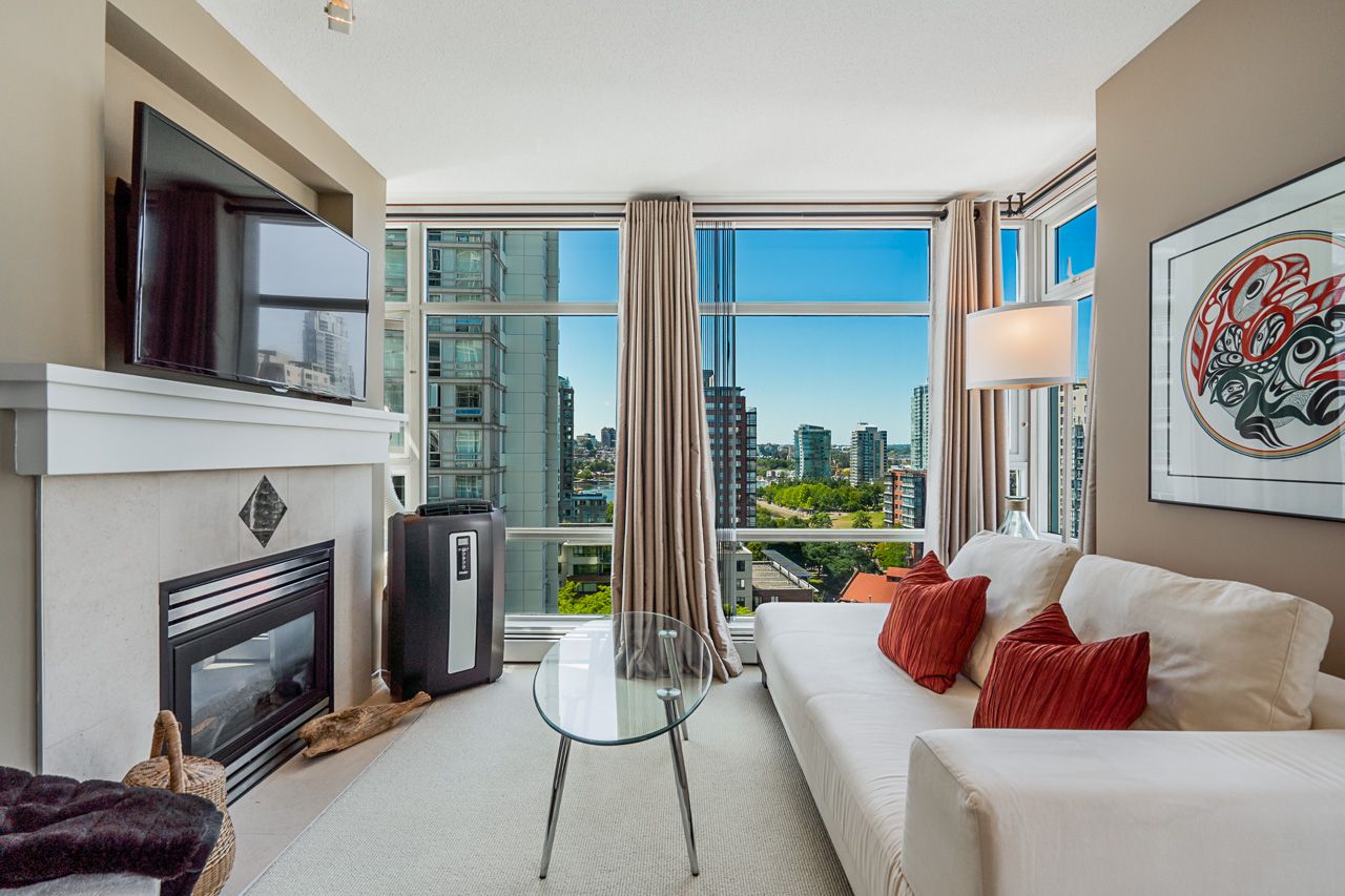 3-unit-1606-1199-marinaside-crescent-vancouver-7 at 1606 - 1199 Marinaside Crescent, Yaletown, Vancouver West