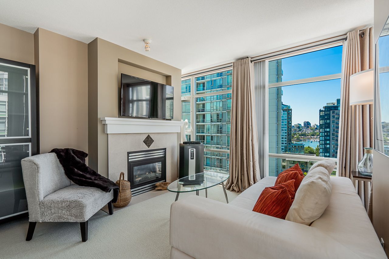 4-unit-1606-1199-marinaside-crescent-vancouver-8 at 1606 - 1199 Marinaside Crescent, Yaletown, Vancouver West