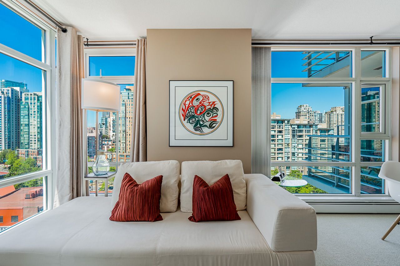 5-unit-1606-1199-marinaside-crescent-vancouver-10 at 1606 - 1199 Marinaside Crescent, Yaletown, Vancouver West