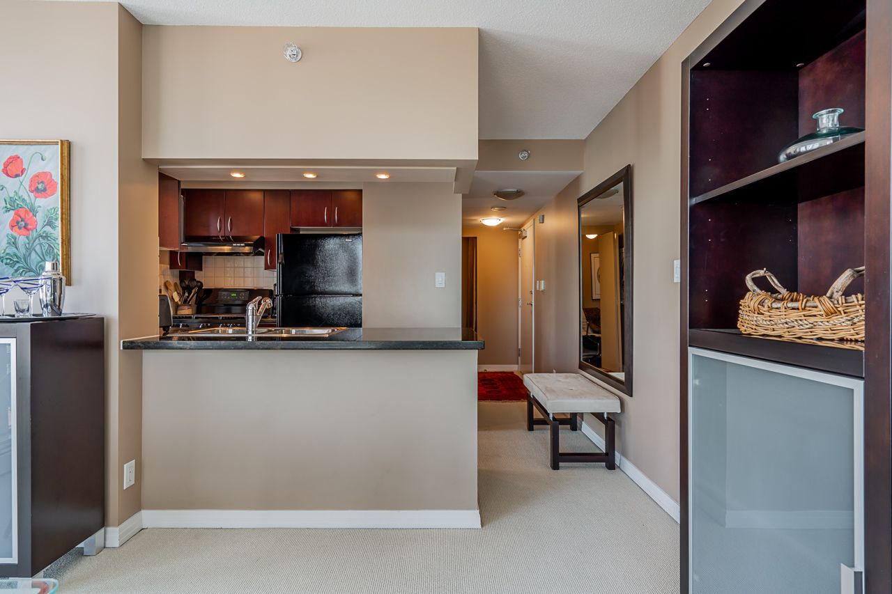 8-unit-1606-1199-marinaside-crescent-vancouver-14 at 1606 - 1199 Marinaside Crescent, Yaletown, Vancouver West