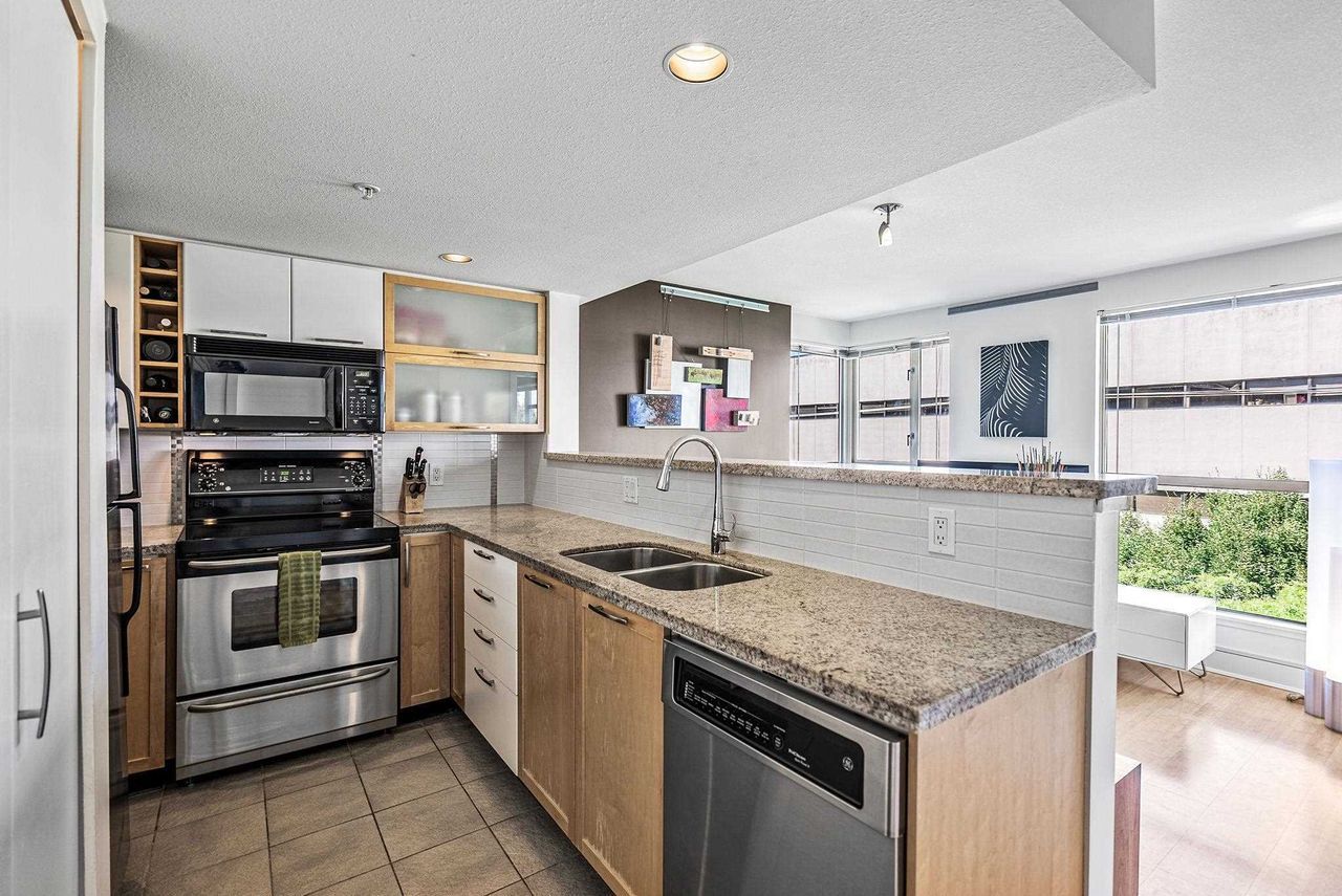 2137-w-10th-avenue-kitsilano-vancouver-west-07 at 607 - 2137 W 10th Avenue, Kitsilano, Vancouver West