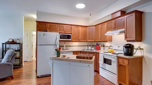 305-196-wade-avenue-main-north-penticton-03 at 305 - 196 Wade Avenue, Main North, Penticton