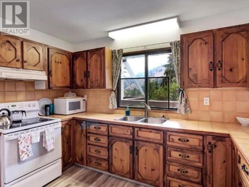 262-twin-lakes-road-ko-kaledenokanagan-falls-rural-kaledenokanagan-falls-05 at 262 Twin Lakes Road, Kaleden 262-twin-lakes-road-ko-kaledenokanagan-falls-rural-kaledenokanagan-falls-05 at 262 Twin Lakes Road, Kaleden