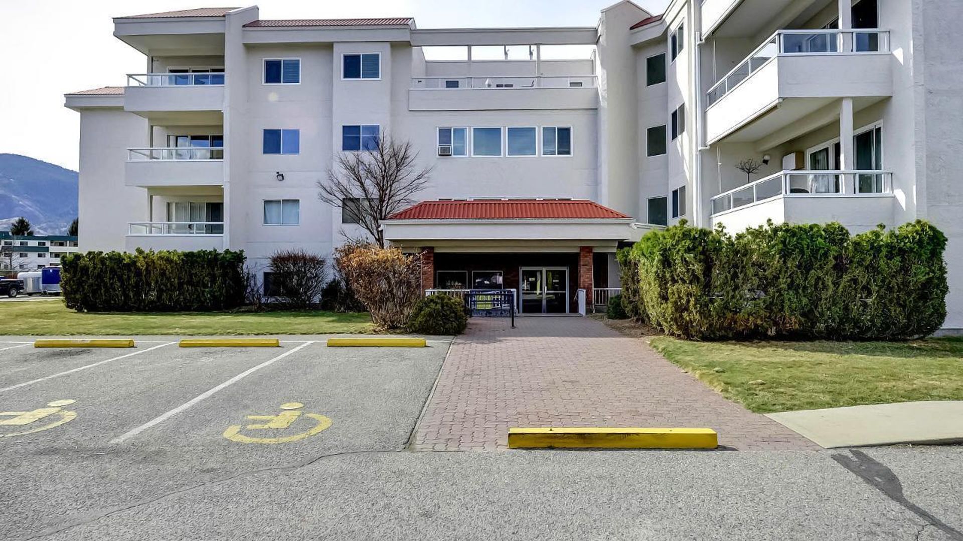 305 - 284 Yorkton Avenue, Main South, Penticton  by Norm Davies Okanagan Real Estate 305 - 284 Yorkton Avenue, Main South, Penticton