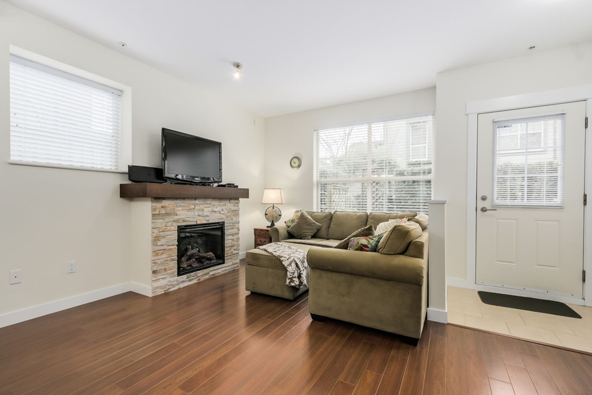 60329 at 11 - 307 15th Street East, Central Lonsdale, North Vancouver