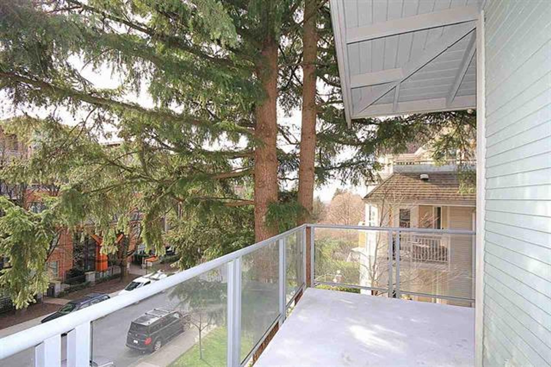 61076 at 304 - 118 22nd Street West, Central Lonsdale, North Vancouver