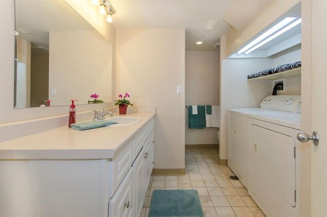 60427 at 1098 Premier Street, Lynnmour, North Vancouver