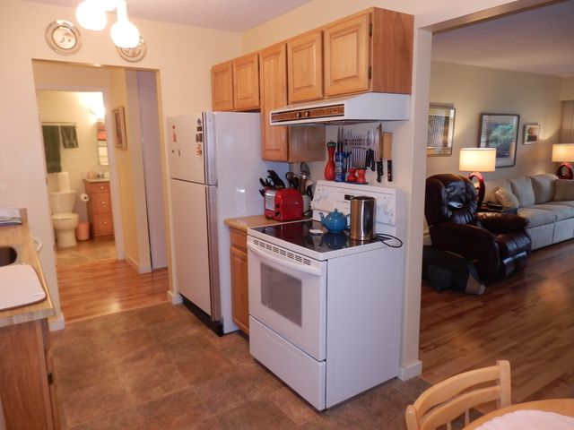 60564 at 318 - 1385 Draycott Road, Lynn Valley, North Vancouver