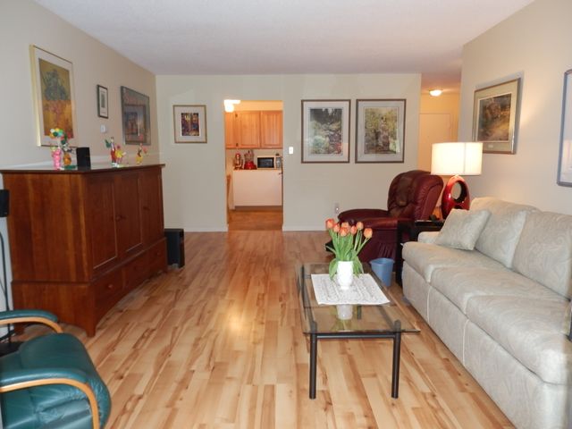 60570 at 318 - 1385 Draycott Road, Lynn Valley, North Vancouver