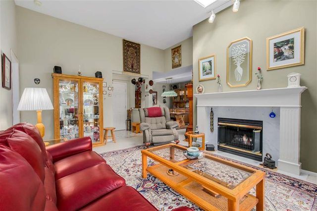 61144 at 402 - 3680 Banff Court, Northlands, North Vancouver