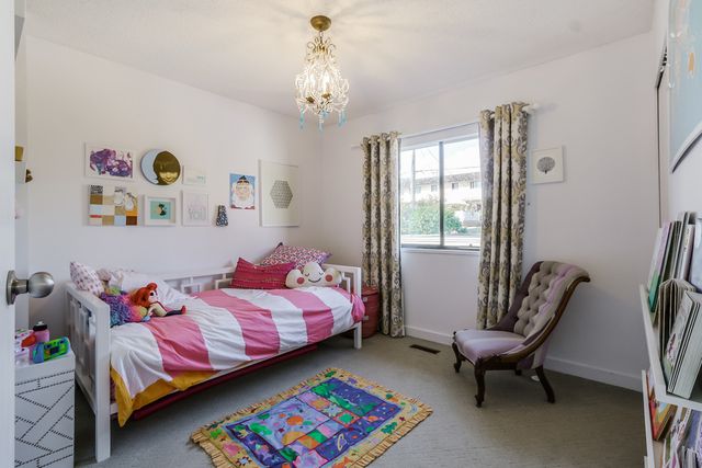 60493 at 256 5th Street West, Lower Lonsdale, North Vancouver