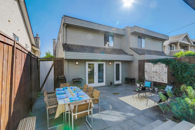 60511 at 256 5th Street West, Lower Lonsdale, North Vancouver