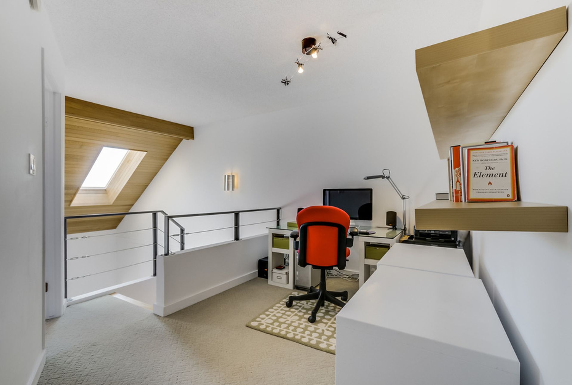 60490 at 256 5th Street West, Lower Lonsdale, North Vancouver