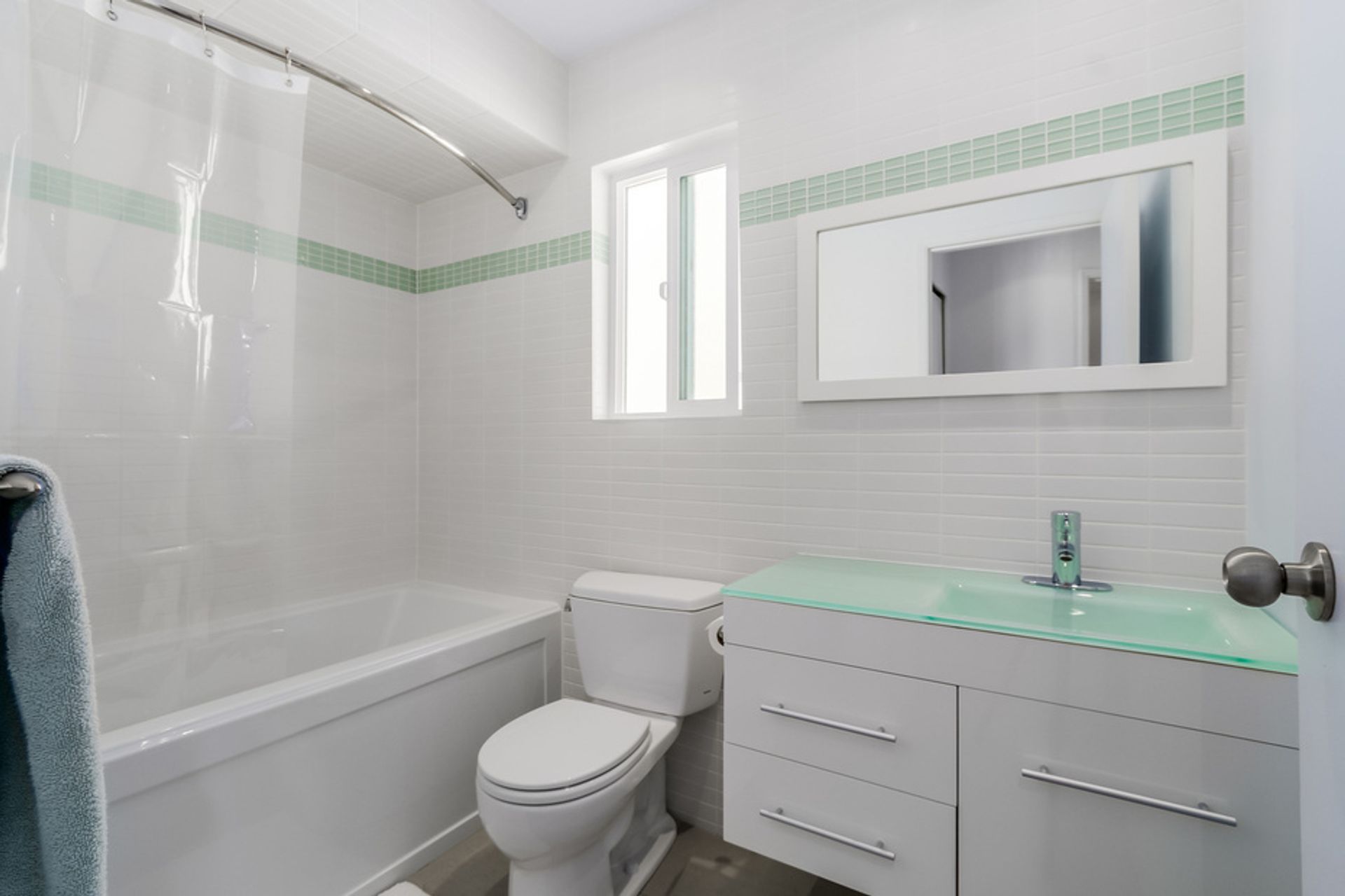 60496 at 256 5th Street West, Lower Lonsdale, North Vancouver