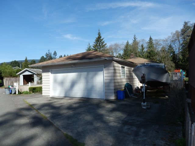 60696 at 3045 Elizabeth Way, North Vancouver
