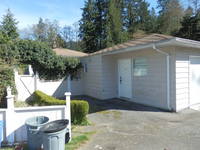 60699 at 3045 Elizabeth Way, North Vancouver