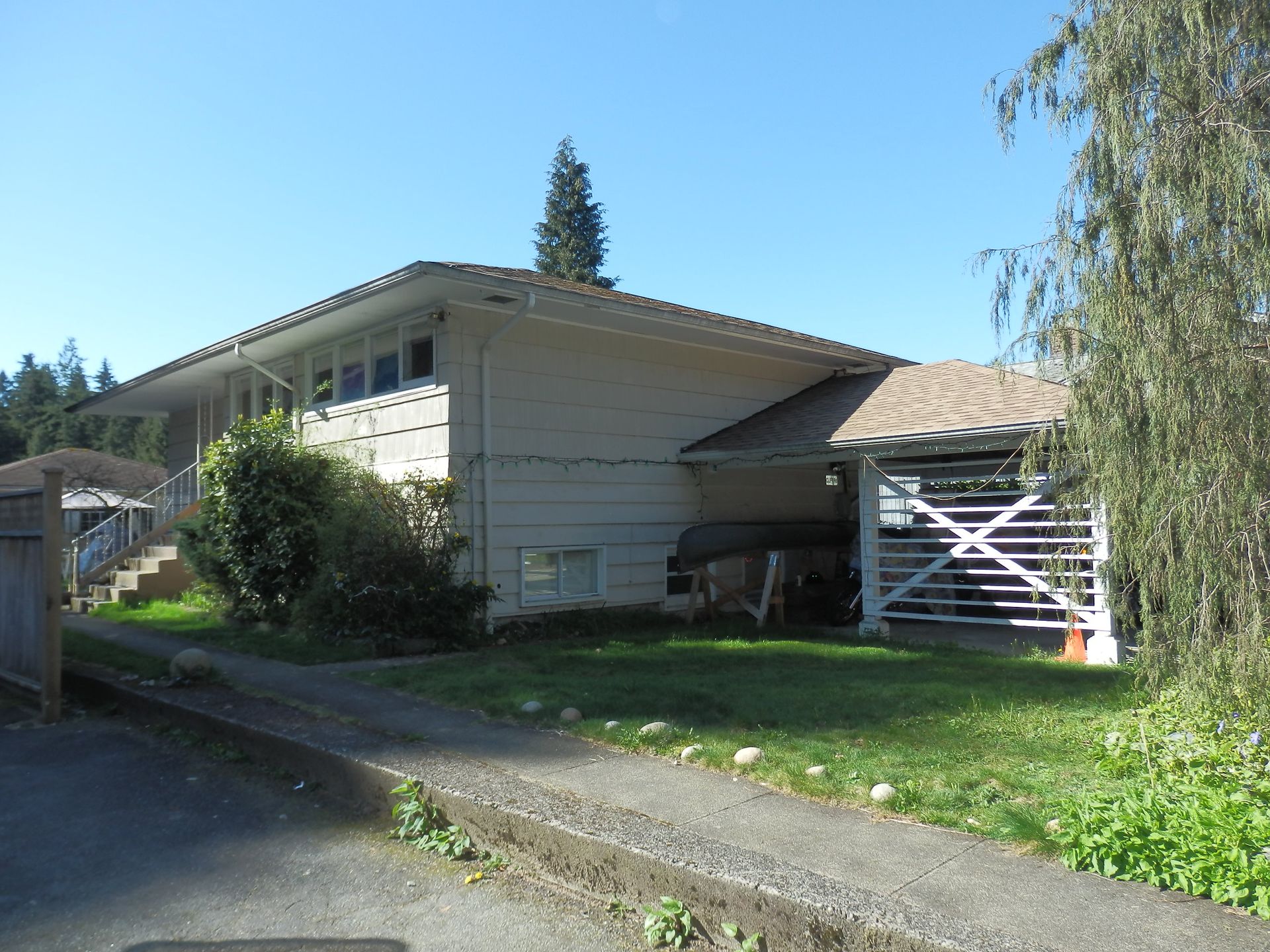 60687 at 3045 Elizabeth Way, North Vancouver