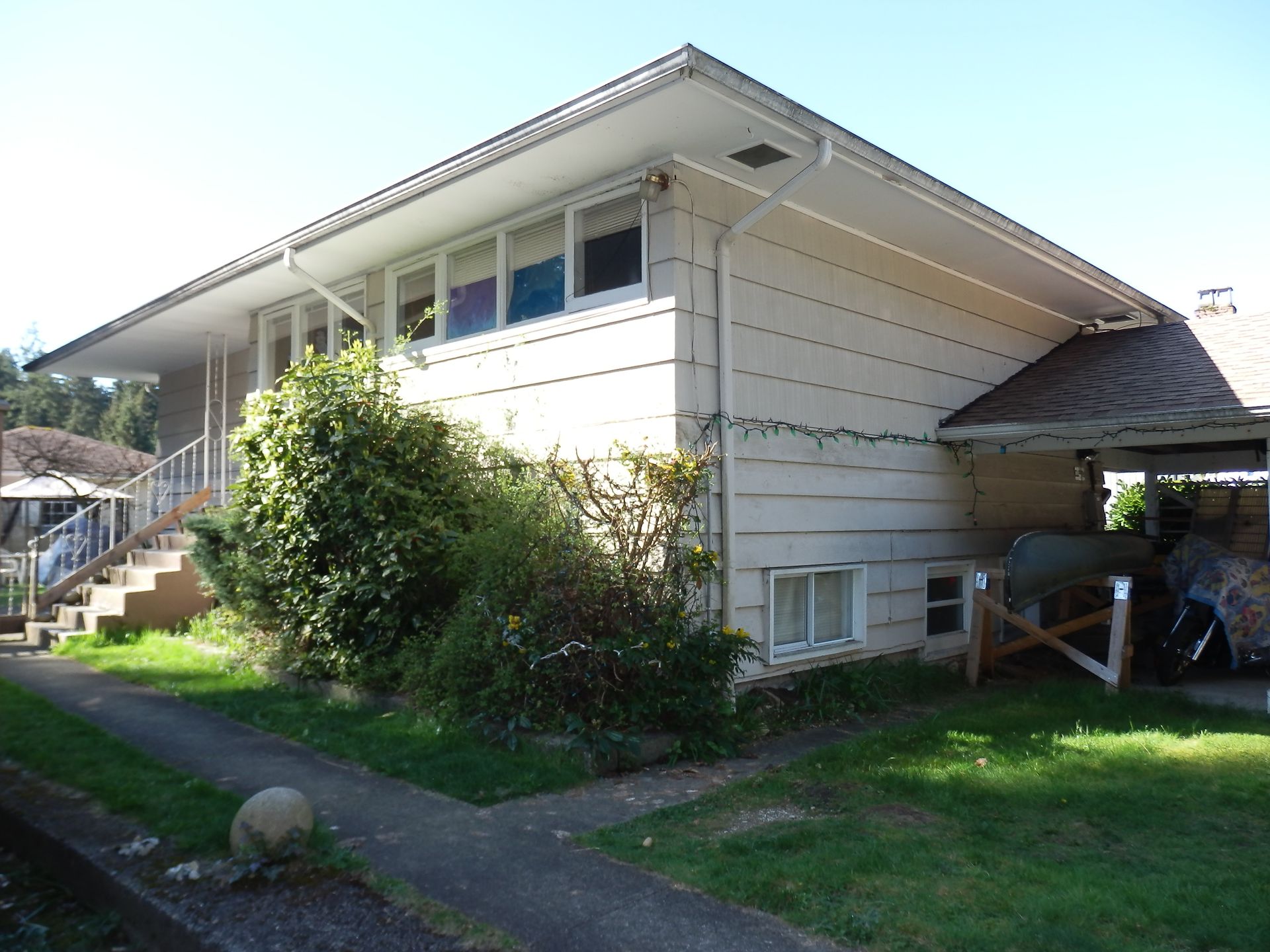 60711 at 3045 Elizabeth Way, North Vancouver